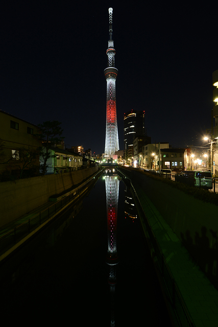 東京スカイツリー　光の三原色ライティング（墨田区側）