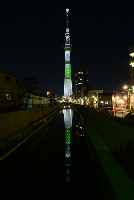 東京スカイツリー　光の三原色ライティング（墨田区側）