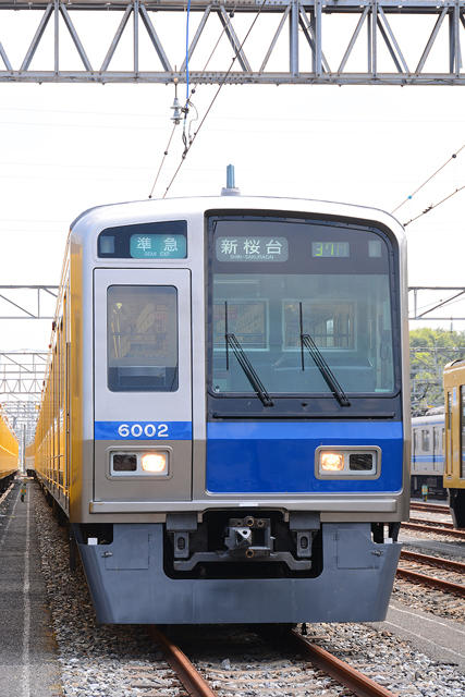 今年は黄色！　南入曽車両基地　電車夏まつり