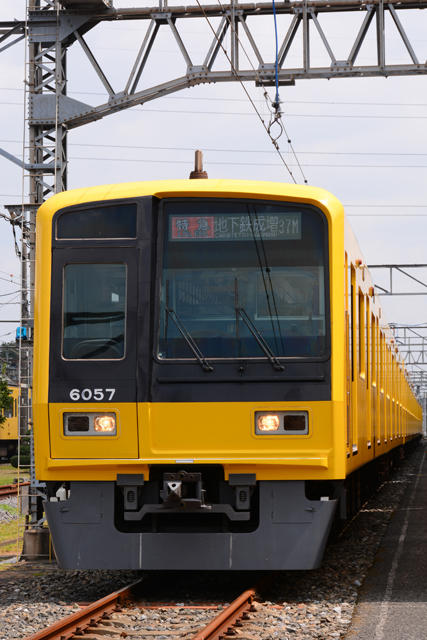 今年は黄色！　南入曽車両基地　電車夏まつり