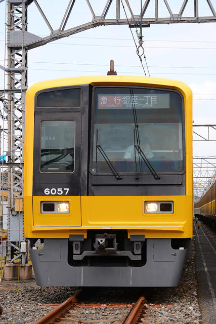 今年は黄色！　南入曽車両基地　電車夏まつり