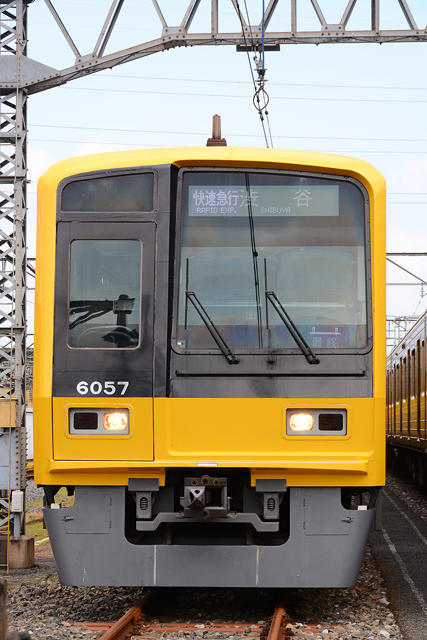 今年は黄色！　南入曽車両基地　電車夏まつり