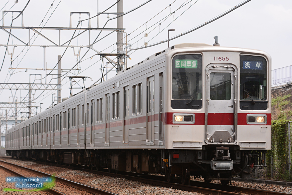 ここは東京？　スカイツリーの下を走る台湾鐡路「普悠瑪」！？