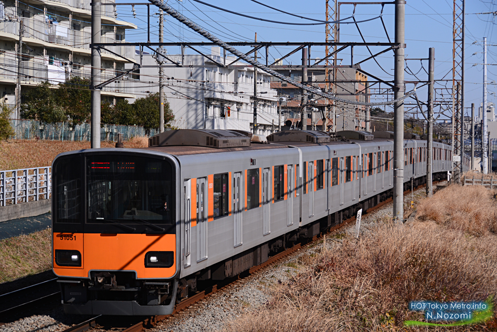 車種が豊富な田園都市線を撮影