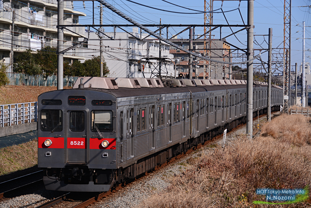 車種が豊富な田園都市線を撮影