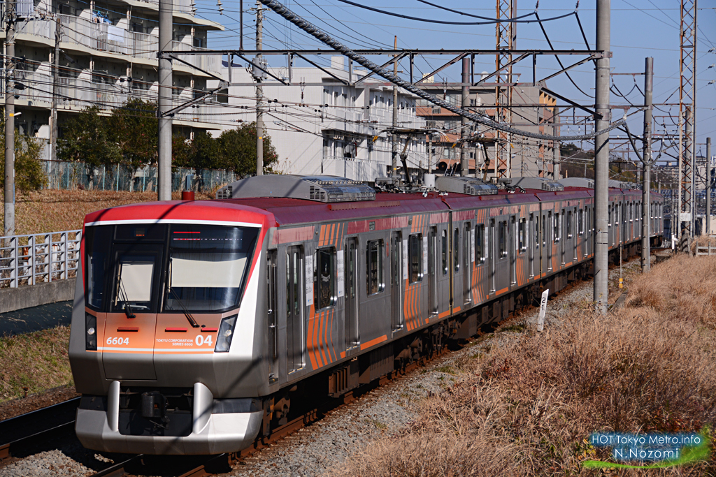 車種が豊富な田園都市線を撮影