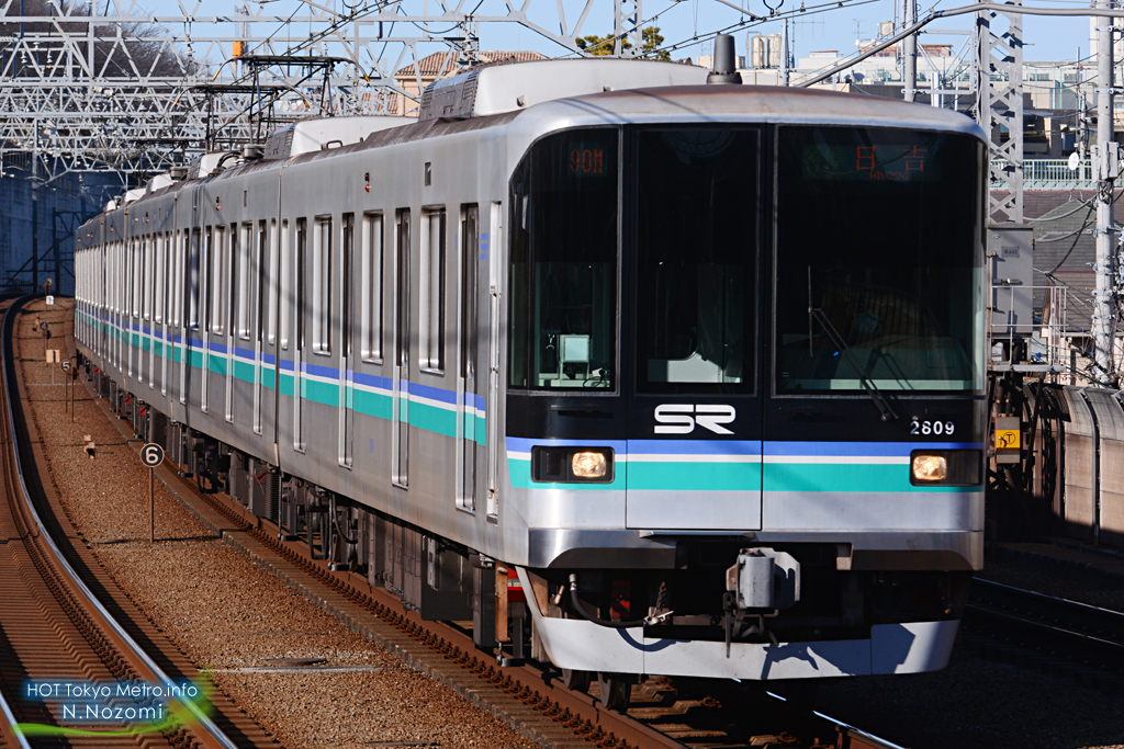 多摩川で東横線と目黒線を撮影