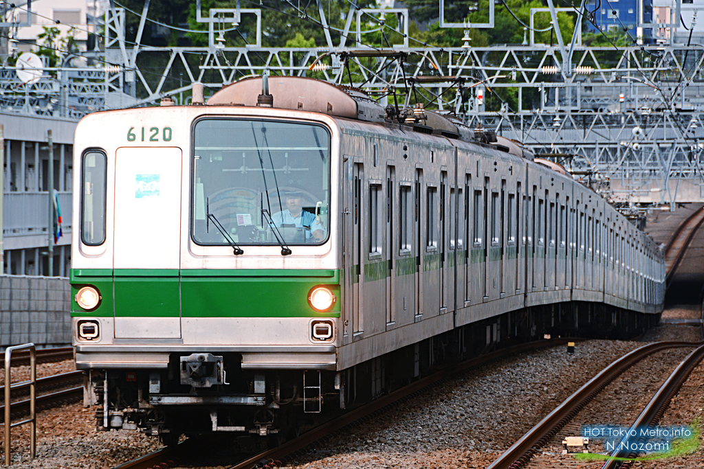 小田急線を走る千代田線6000系の最後の撮影