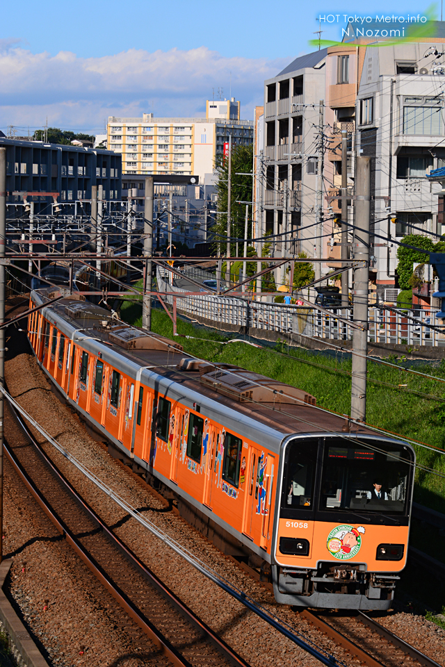 東急のベットタウンを走る華やかな半直電車