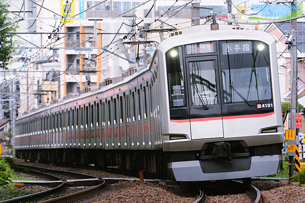 元町・中華街発　S-Train　西武秩父行きを撮影