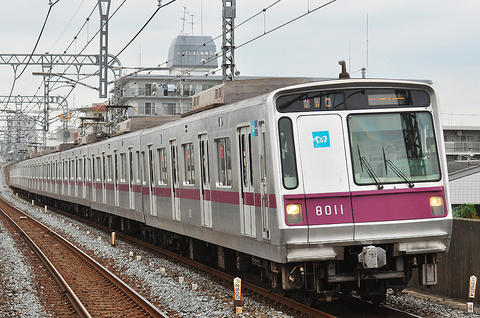 2012年10月27日　　東武スカイツリーライン・蒲生にて　　8111Ｆ