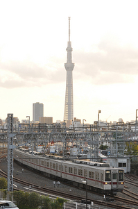 2012年10月27日　　東武スカイツリーライン・鐘ヶ淵～堀切にて　　11668Ｆ