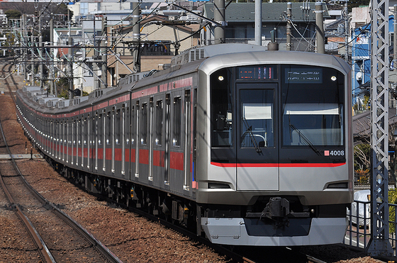 電車の体力測定？　東白楽でチームＦラインを撮る