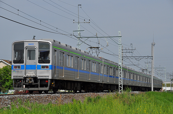 単線区間をのびのびと走る東武野田線