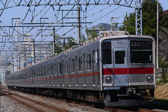 絶好の撮影日和　　彩り豊かな東武東上線