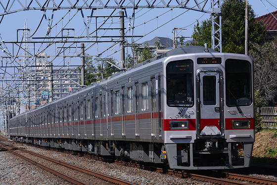 絶好の撮影日和　　彩り豊かな東武東上線