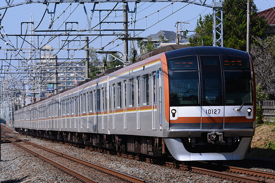 絶好の撮影日和 彩り豊かな東武東上線