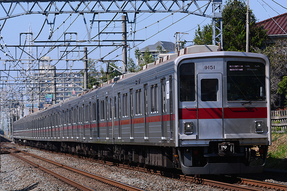 絶好の撮影日和　　彩り豊かな東武東上線