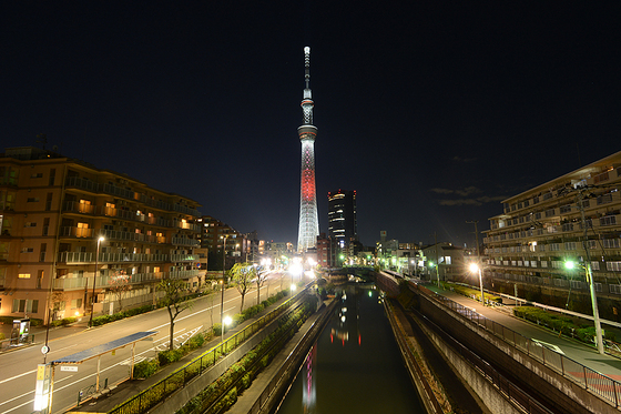 東京スカイツリー　光の三原色ライティング（墨田区側）