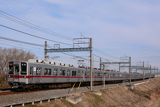 3色運転の予行練習？　100周年の東武東上線を撮る