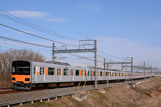 3色運転の予行練習？　100周年の東武東上線を撮る