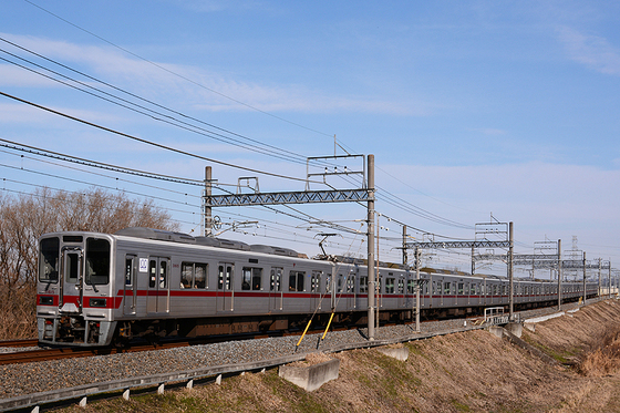 3色運転の予行練習？　100周年の東武東上線を撮る