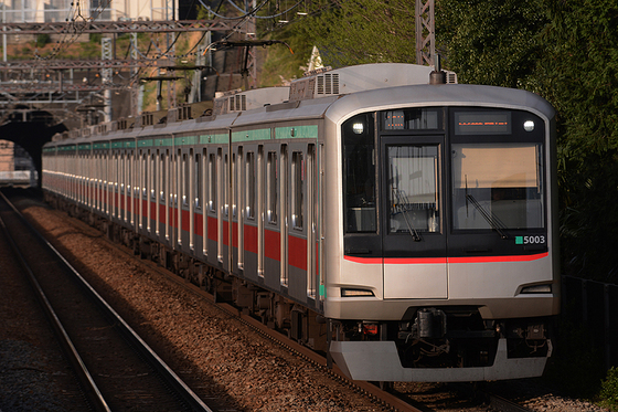 エロ光線を浴びて最後の活躍を見せる半蔵門線8000系　チョッパ車