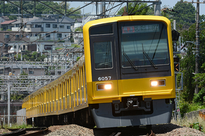 黄色い西武電車が横浜に来た日