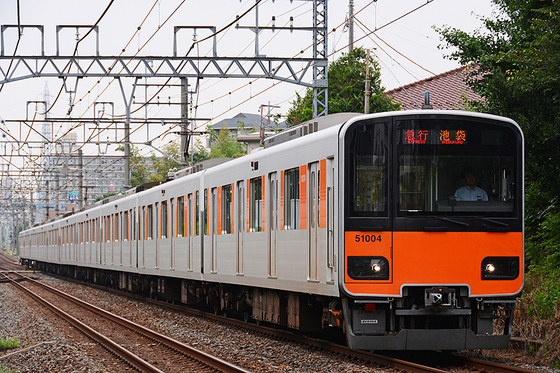 梅雨の真っ最中でも撮りたくなる新木場行きのHikarie号