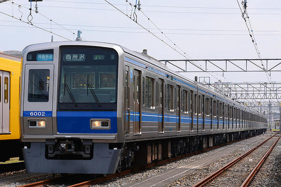 今年は黄色！　南入曽車両基地　電車夏まつり