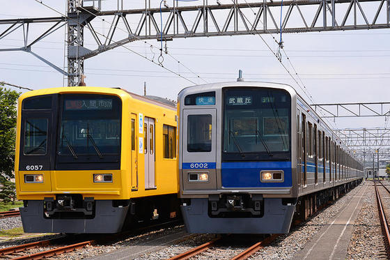 今年は黄色！　南入曽車両基地　電車夏まつり