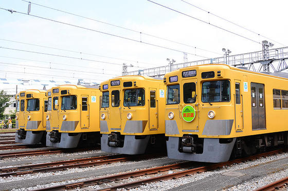 今年は黄色！　南入曽車両基地　電車夏まつり