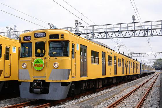 今年は黄色！　南入曽車両基地　電車夏まつり