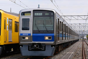 今年は黄色！　南入曽車両基地　電車夏まつり