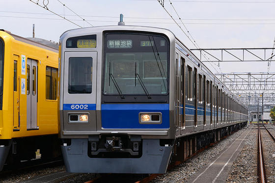 今年は黄色！　南入曽車両基地　電車夏まつり