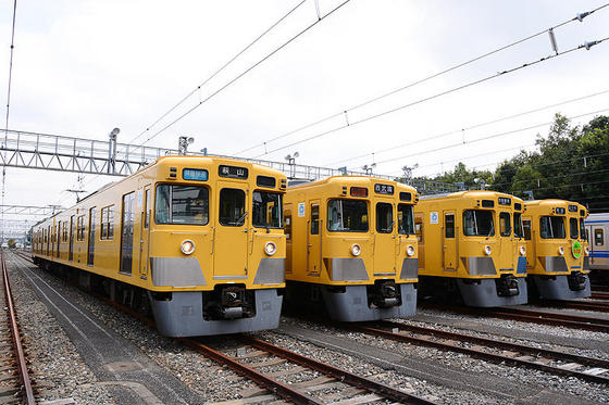 今年は黄色！　南入曽車両基地　電車夏まつり