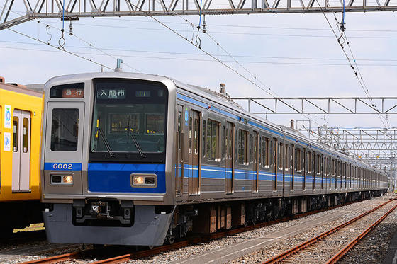 今年は黄色！　南入曽車両基地　電車夏まつり