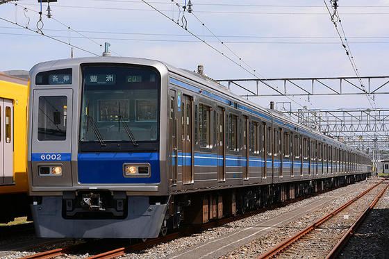 今年は黄色！　南入曽車両基地　電車夏まつり