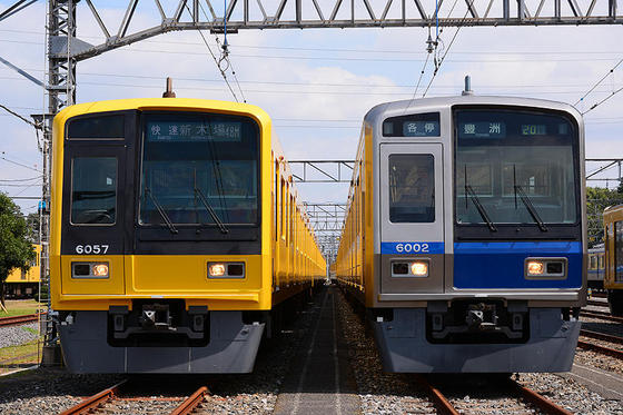 今年は黄色！　南入曽車両基地　電車夏まつり