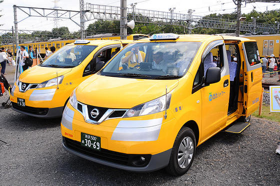 今年は黄色！　南入曽車両基地　電車夏まつり