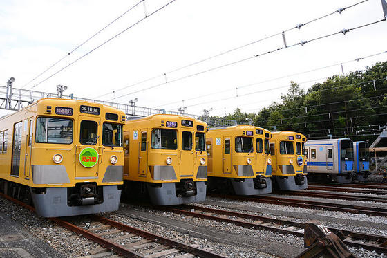 今年は黄色！　南入曽車両基地　電車夏まつり