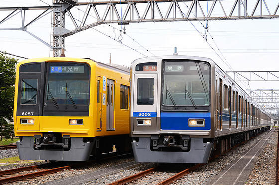 今年は黄色！　南入曽車両基地　電車夏まつり