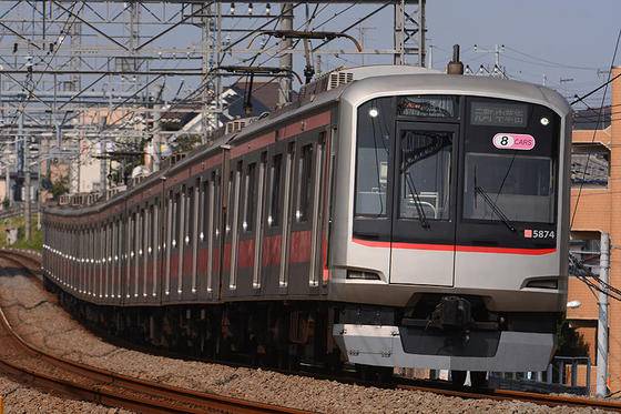 飽きずに撮り鉄　西所沢でいろいろなラッピング電車に遭遇