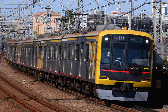 多摩川で念願の黄色い西武電車を撮る