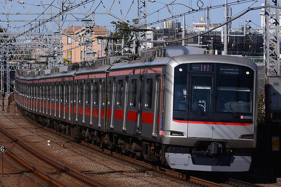 多摩川で念願の黄色い西武電車を撮る