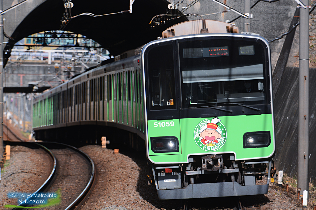 東武50050系 クレヨンしんちゃん25周年記念ラッピング