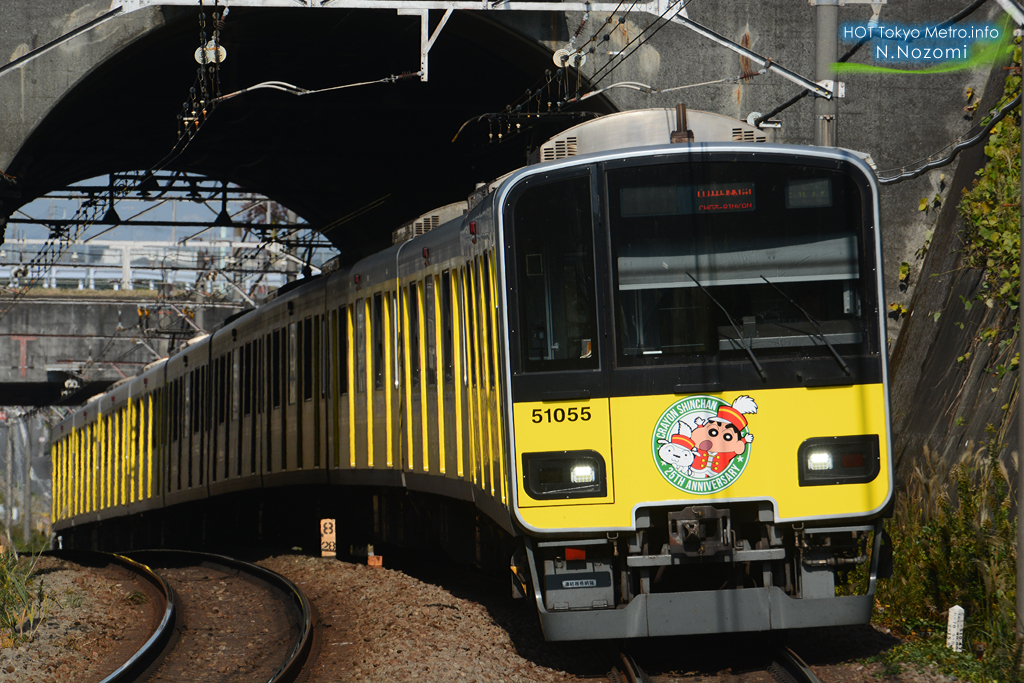 東武50050系 クレヨンしんちゃん25周年記念ラッピング