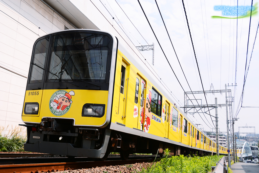 東武50050系 クレヨンしんちゃん25周年記念ラッピング