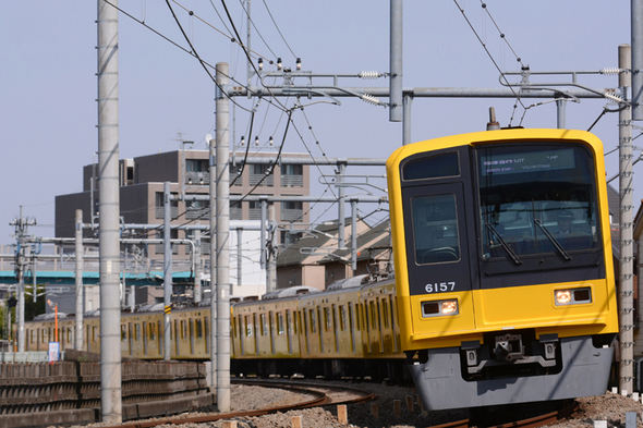 西武らしい電車がメトロ線へ？　黄色い6000系デビュー