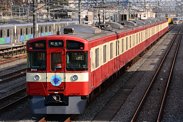 何じゃこりゃ？　京急がメトロに乱入？？？